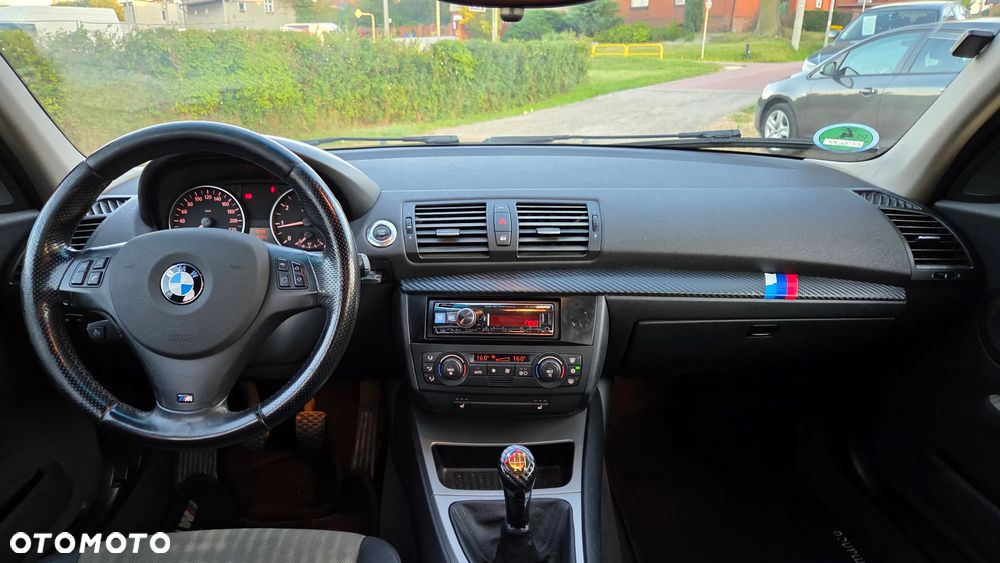 BMW Seria 1 120i - 11