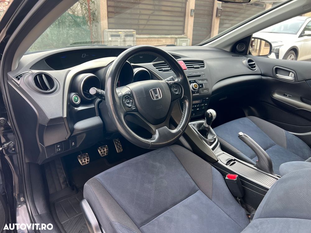Honda Civic 1.8i Exec - 12