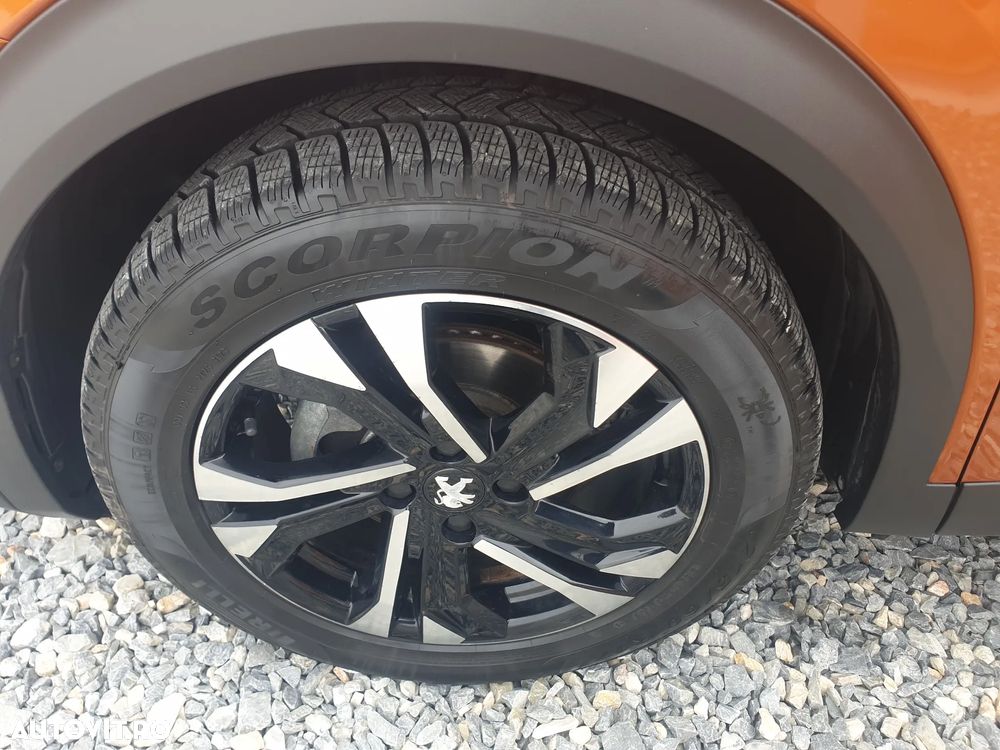 Peugeot 2008 1.2 L PureTech STT Allure - 14