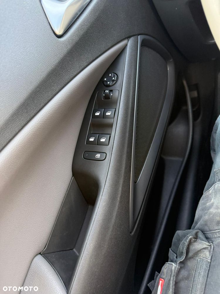 Toyota Yaris 1.5 VVT-i Luxe - 10