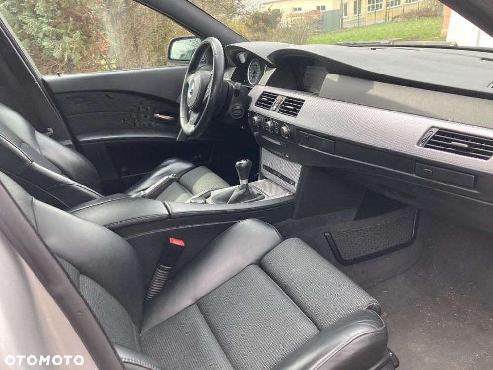 BMW Seria 5 525i - 11
