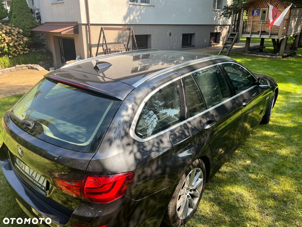 BMW Seria 5 525d xDrive - 4