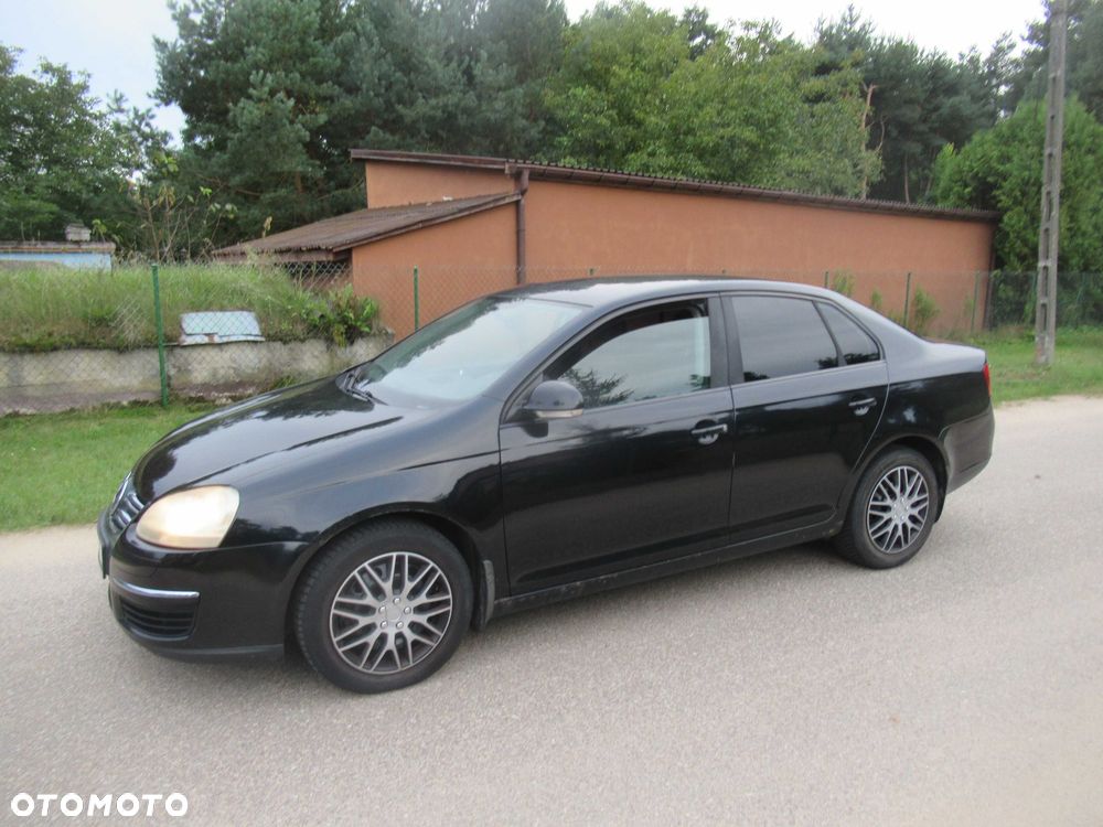 Volkswagen Jetta - 2