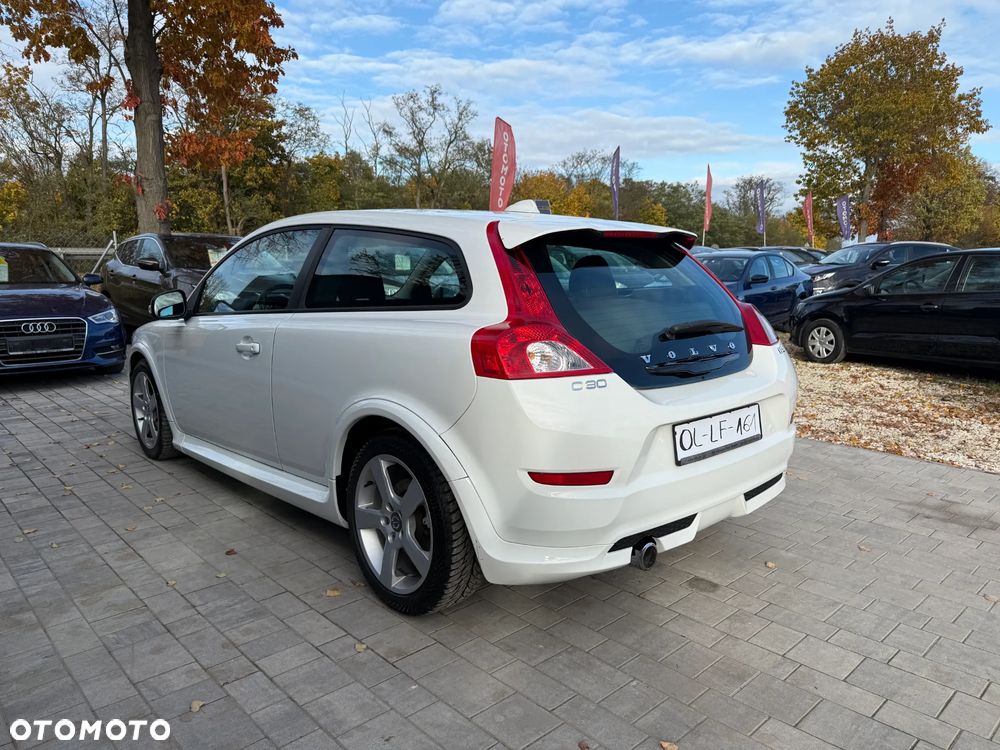 Volvo C30 D2 R-Design - 16