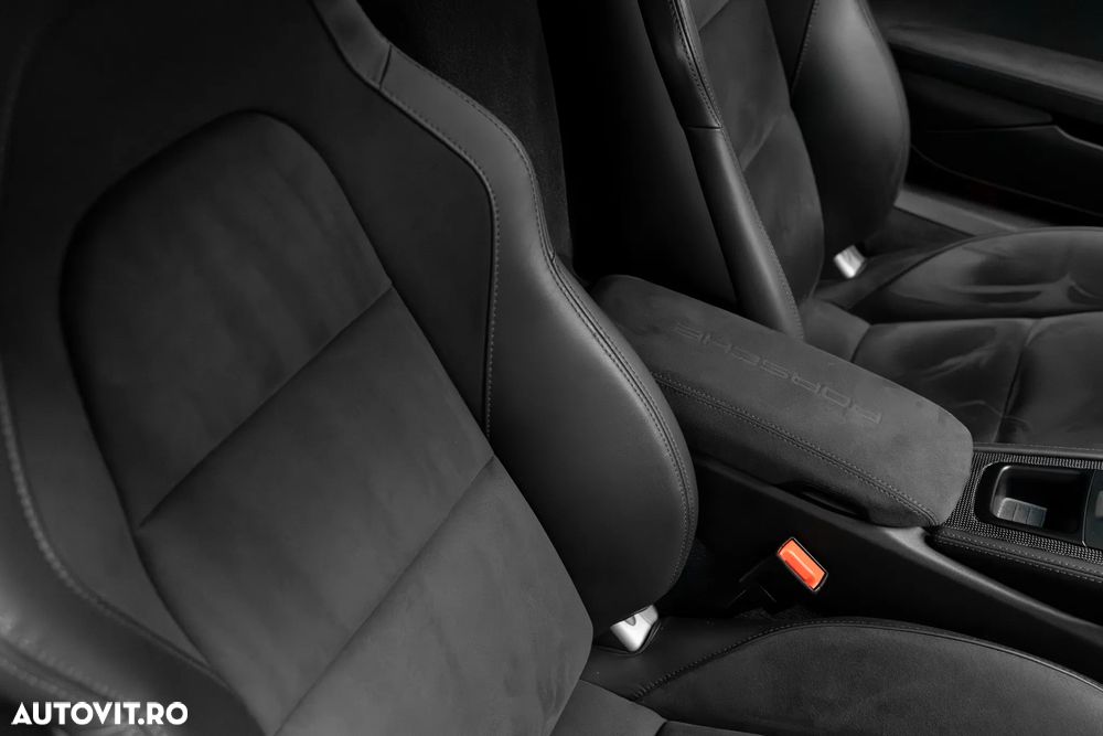 Porsche Cayman GTS 4.0 PDK - 35