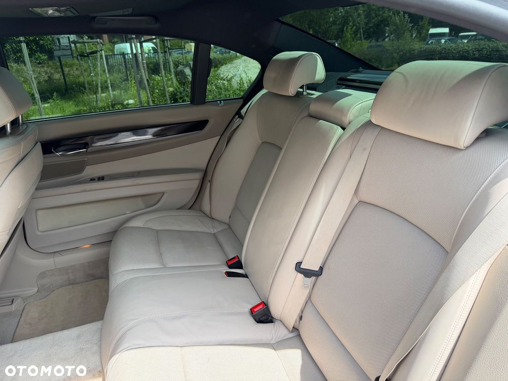 BMW Seria 7 - 20