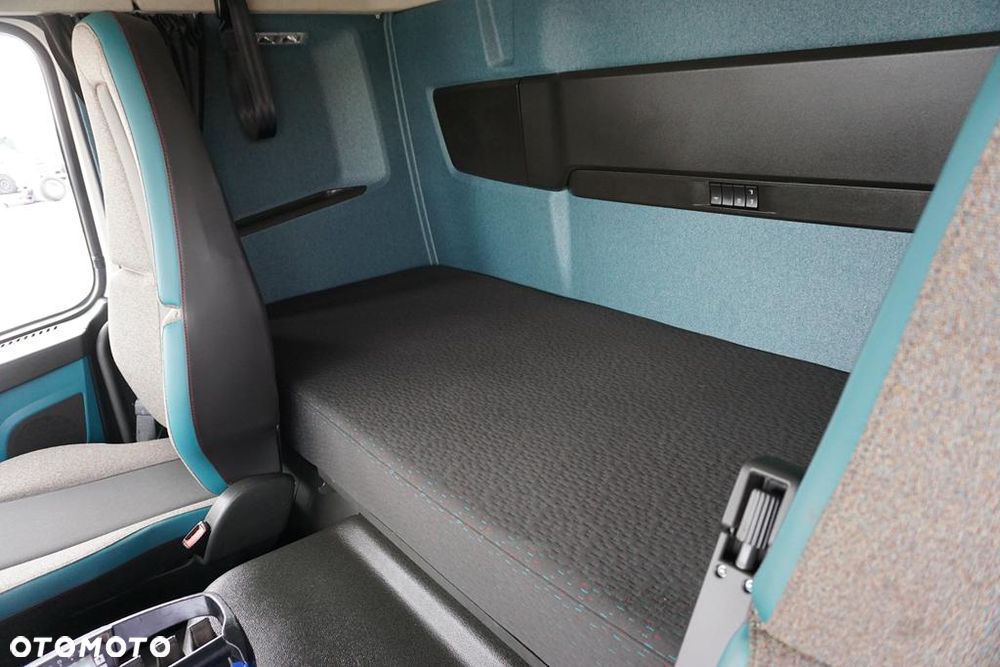 Volvo FM / 500 / 6 X 2 / SKRZYNIOWY + HDS / HMF 3220 K7 / WYS. 18,9 M / OŚ SKRĘTNA - 25