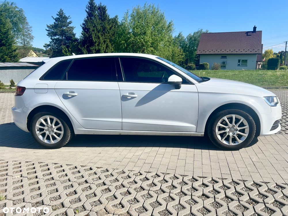Audi A3 Sportback 1.6 TDI S tronic - 4