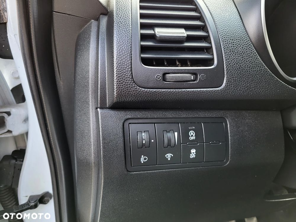 Kia Venga 1.6 CVVT Dream Team Edition - 12