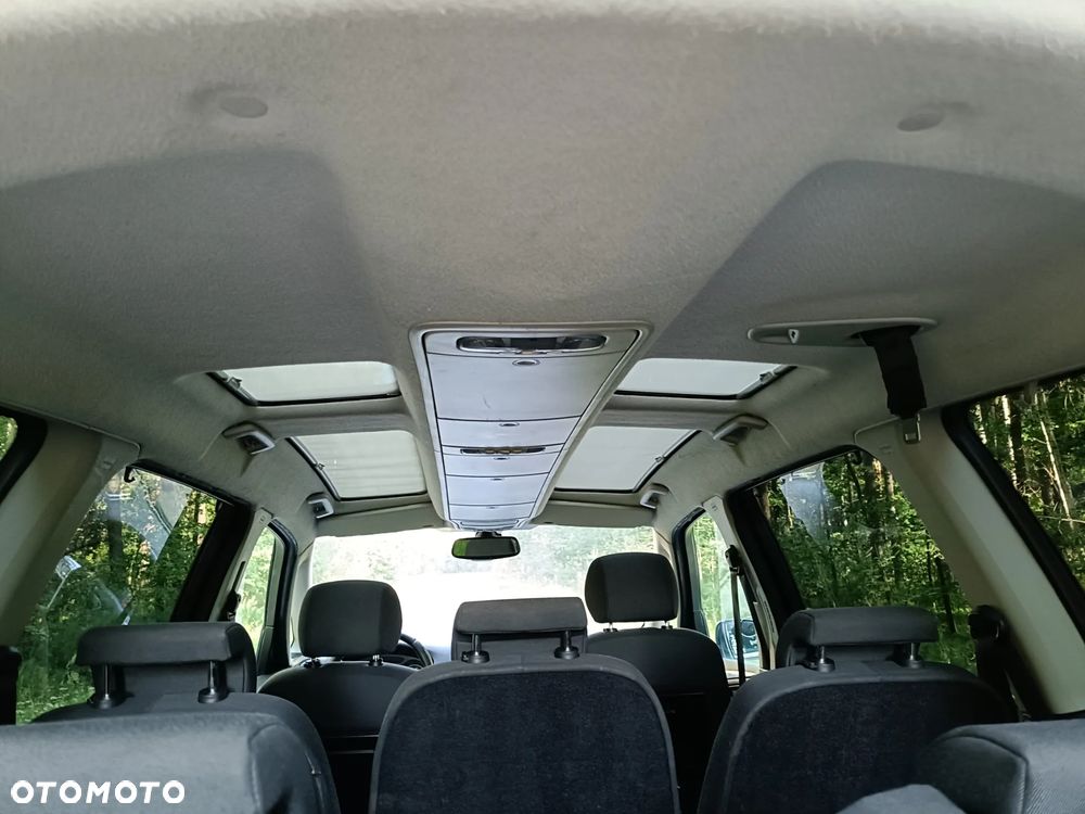 Ford Galaxy 2.0 TDCi Ghia - 12