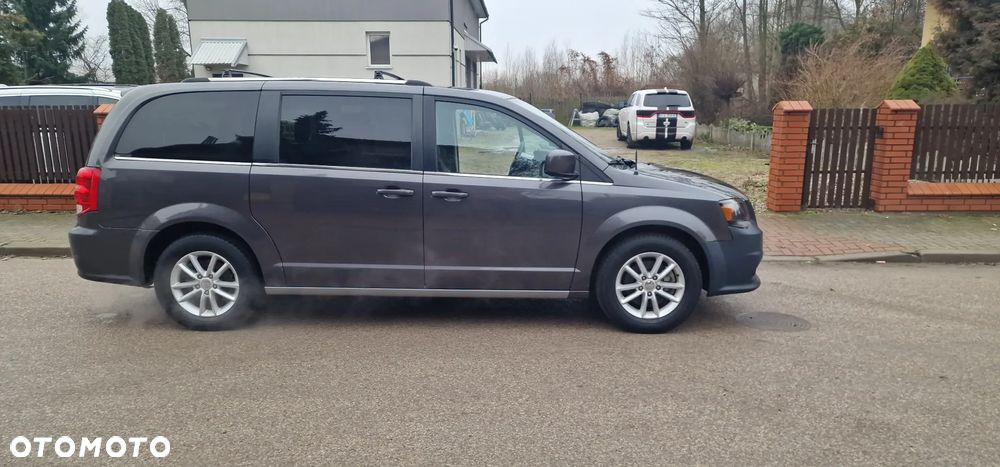 Dodge Grand Caravan - 5