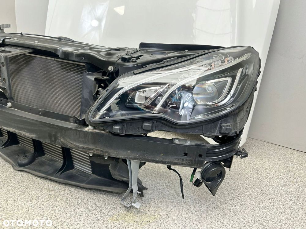 MERCEDES E KLASA W207 LIFT AMG PRZÓD ZDERZAK PAS LAMPY ILS MASKA 149 - 10