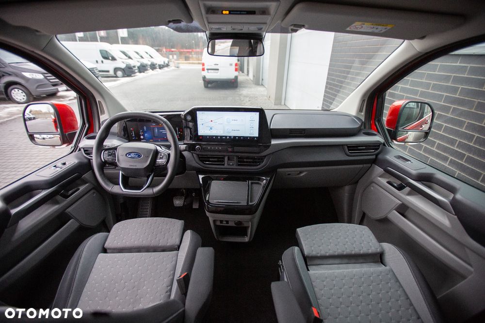 Ford Tourneo Custom - 13