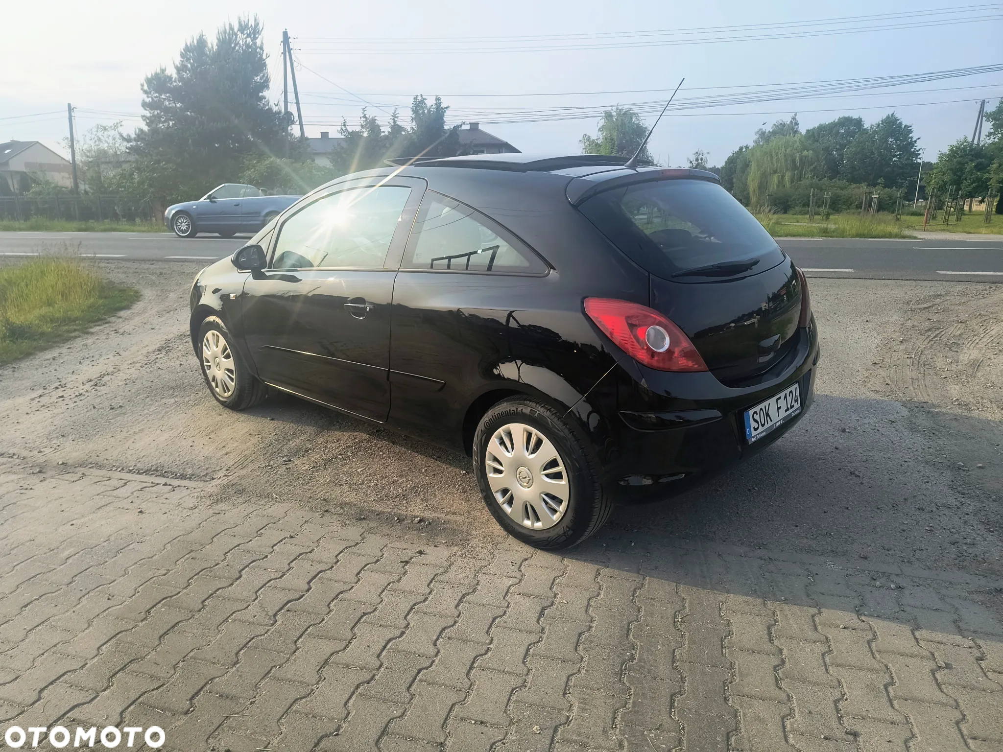 Opel Corsa 1.2 16V Color Edition - 4