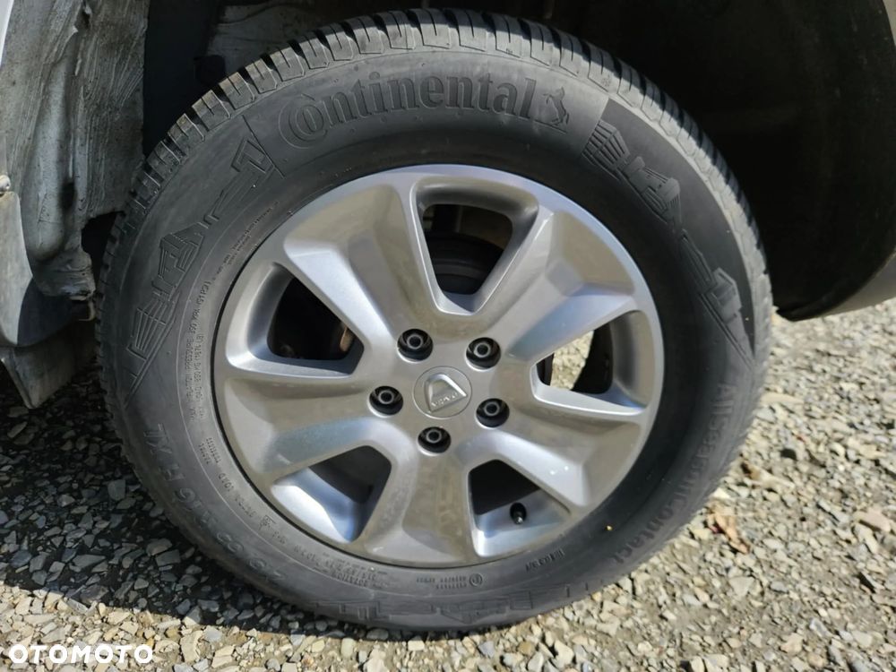 Dacia Duster 1.2 TCe Celebration S&S EU6 - 18