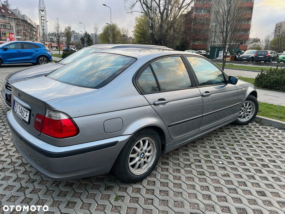 BMW Seria 3 318i - 1