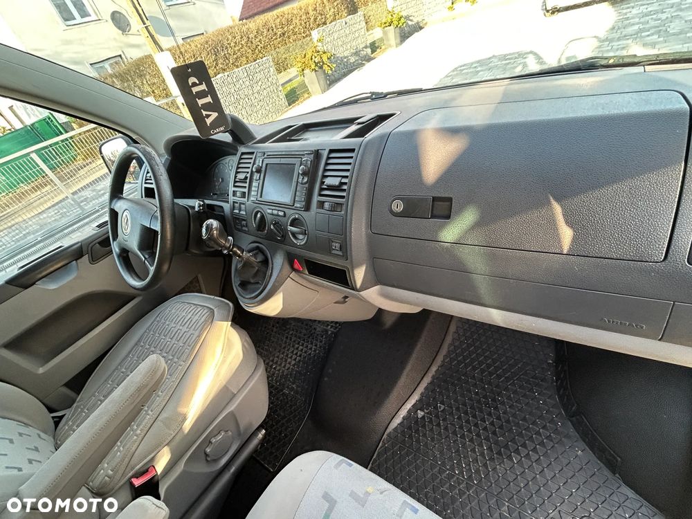 Volkswagen Caravelle - 21