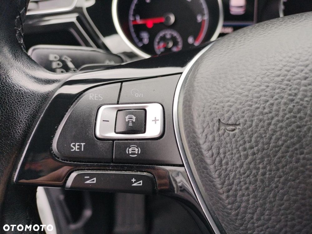 Volkswagen Touran 2.0 TDI BMT Highline DSG - 17