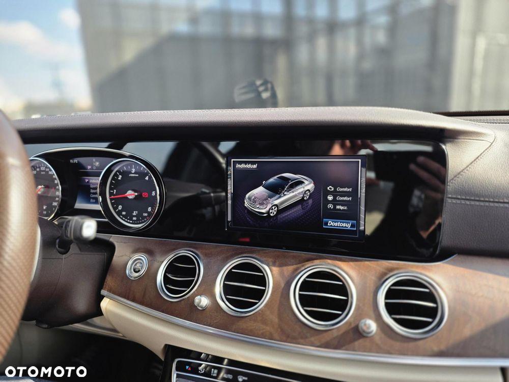 Mercedes-Benz Klasa E 220 d 9G-TRONIC - 13