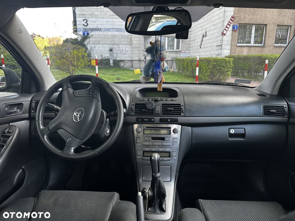 Toyota Avensis 1.8 VVT-i Sol - 18