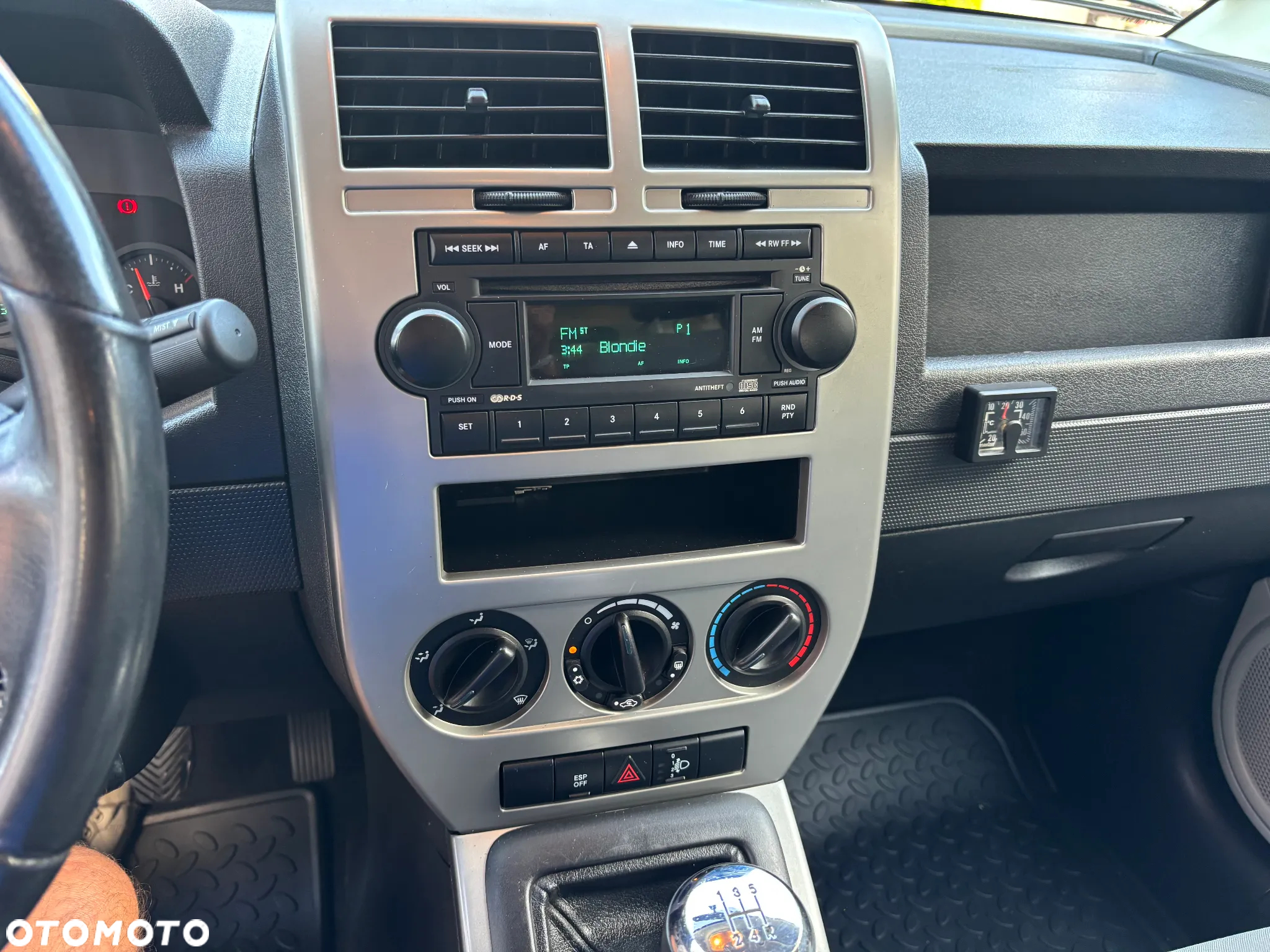 Jeep Compass - 33
