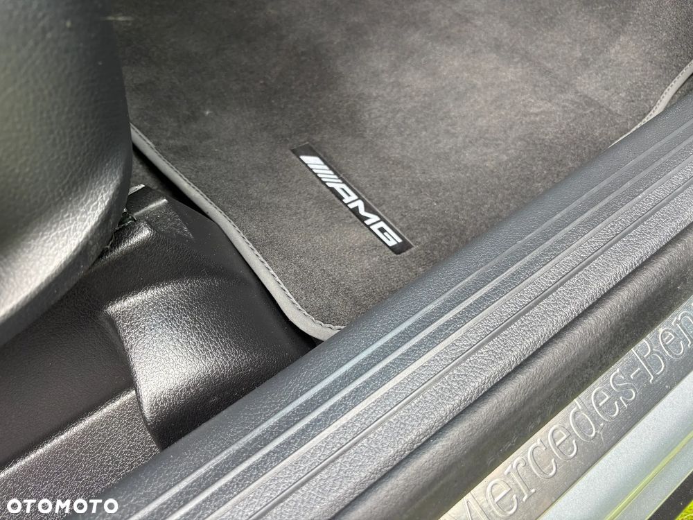Mercedes-Benz GLB 200 AMG Line 7G-DCT - 14