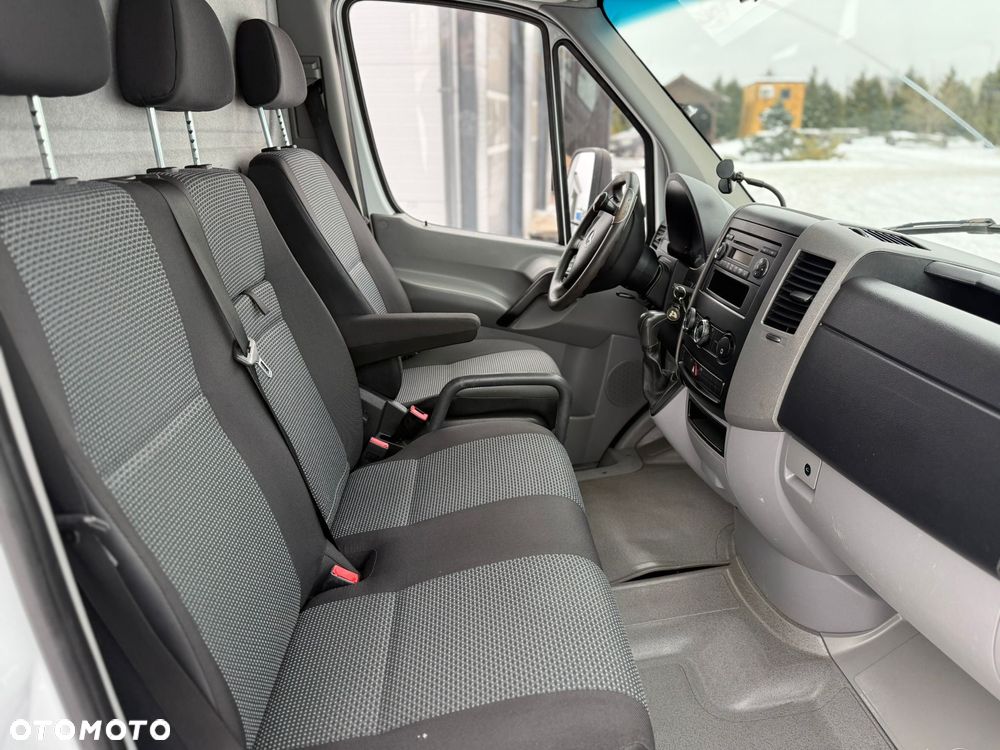Mercedes-Benz Sprinter - 13
