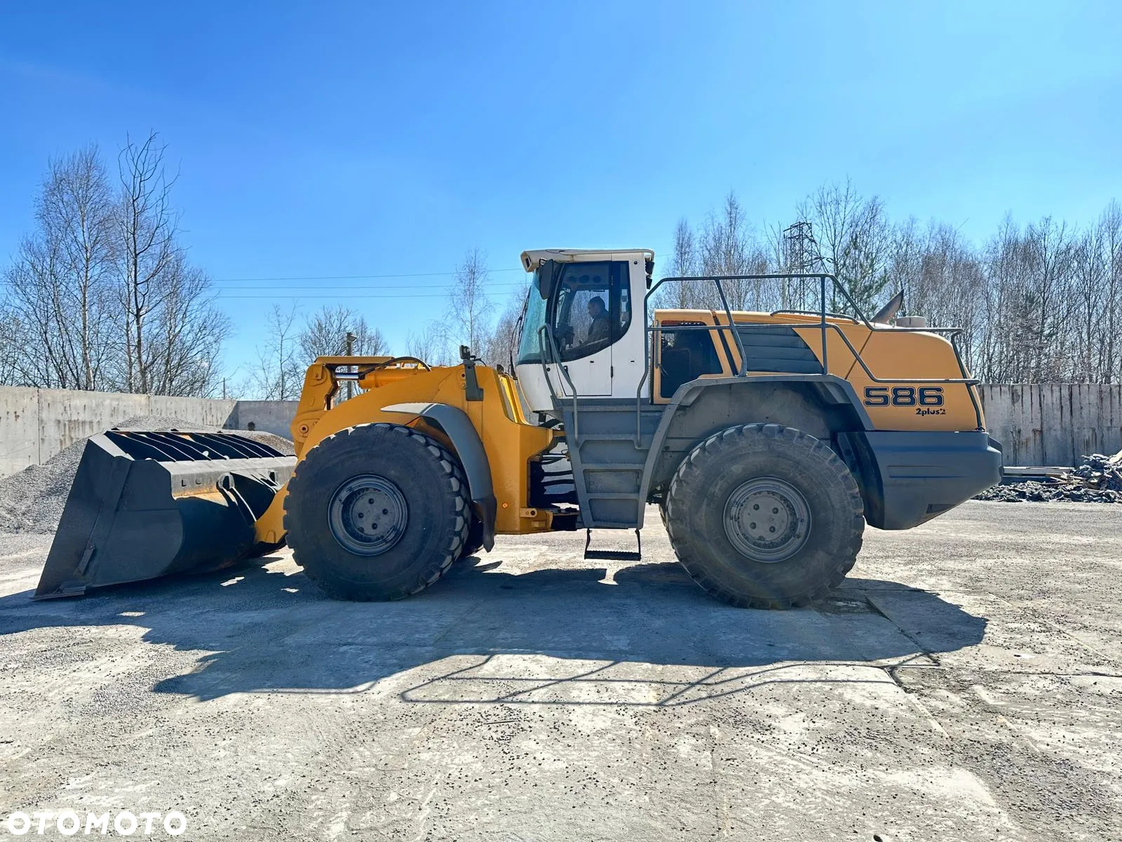 Liebherr 586 - 2
