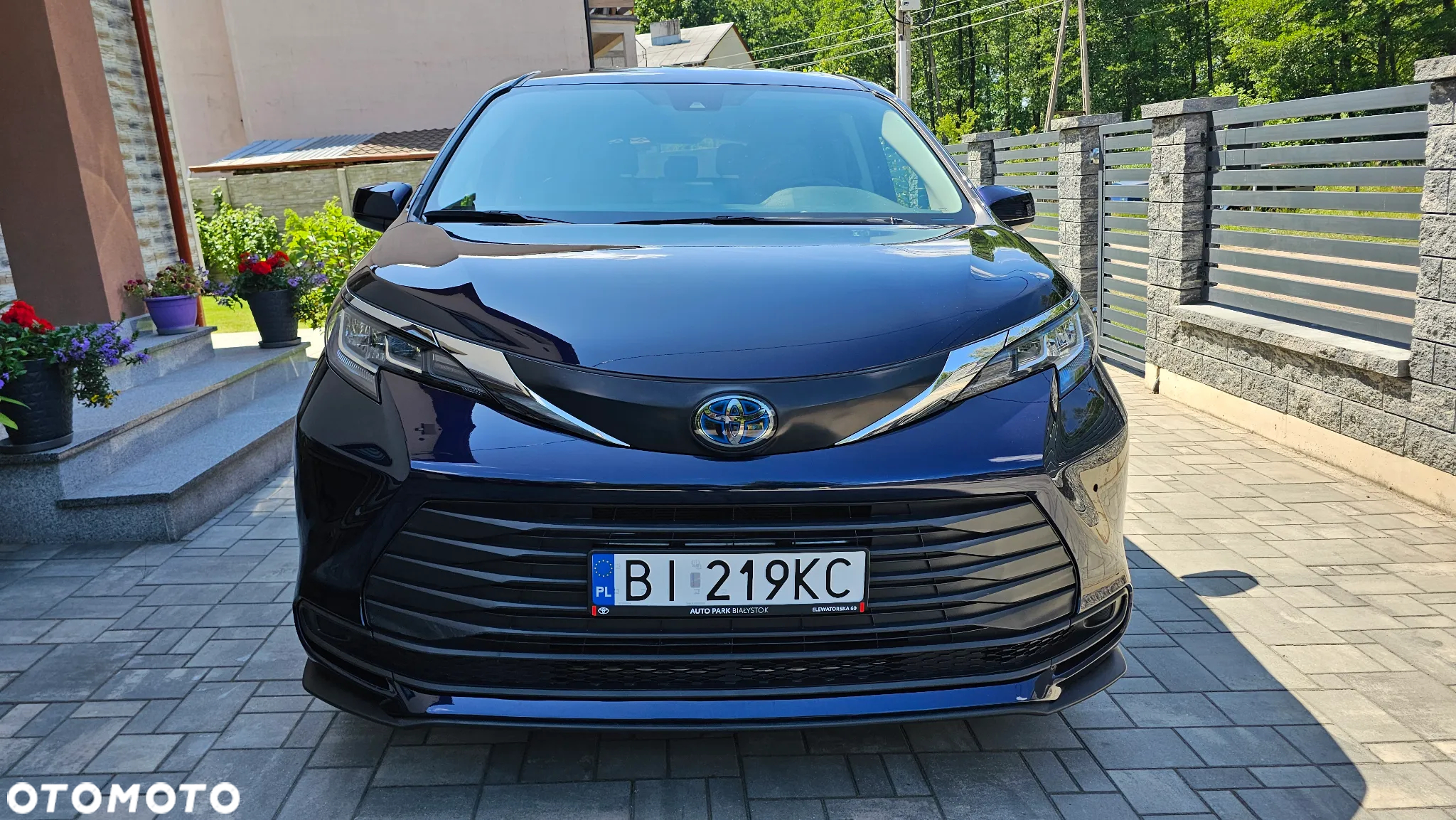 Toyota Sienna - 3