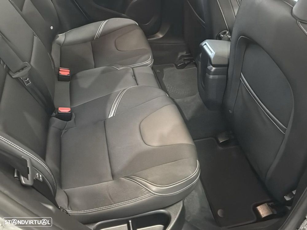 Volvo V40 2.0 D3 Momentum - 16