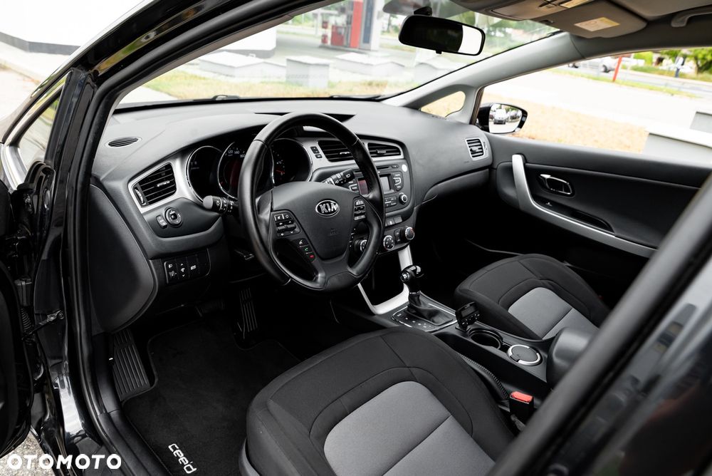 Kia Ceed 1.6 GDI DCT Platinum Edition - 19