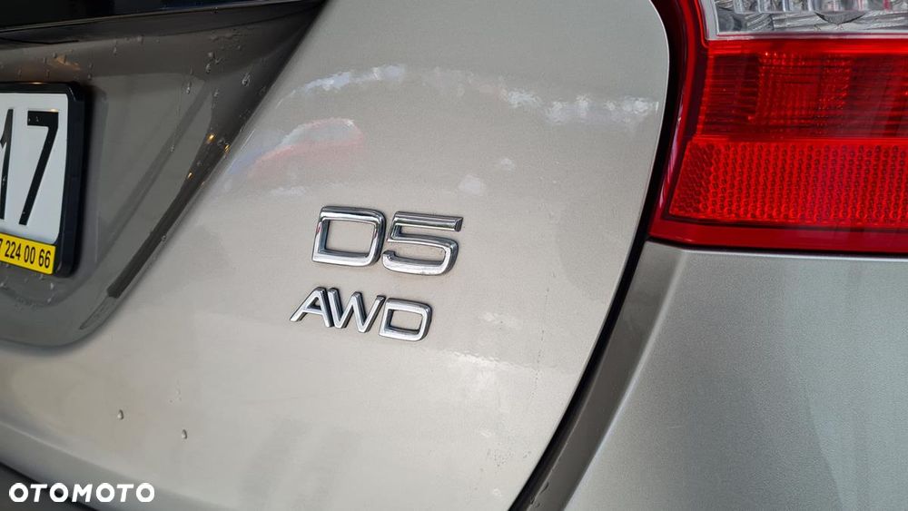 Volvo V60 D5 AWD Geartronic Momentum - 24