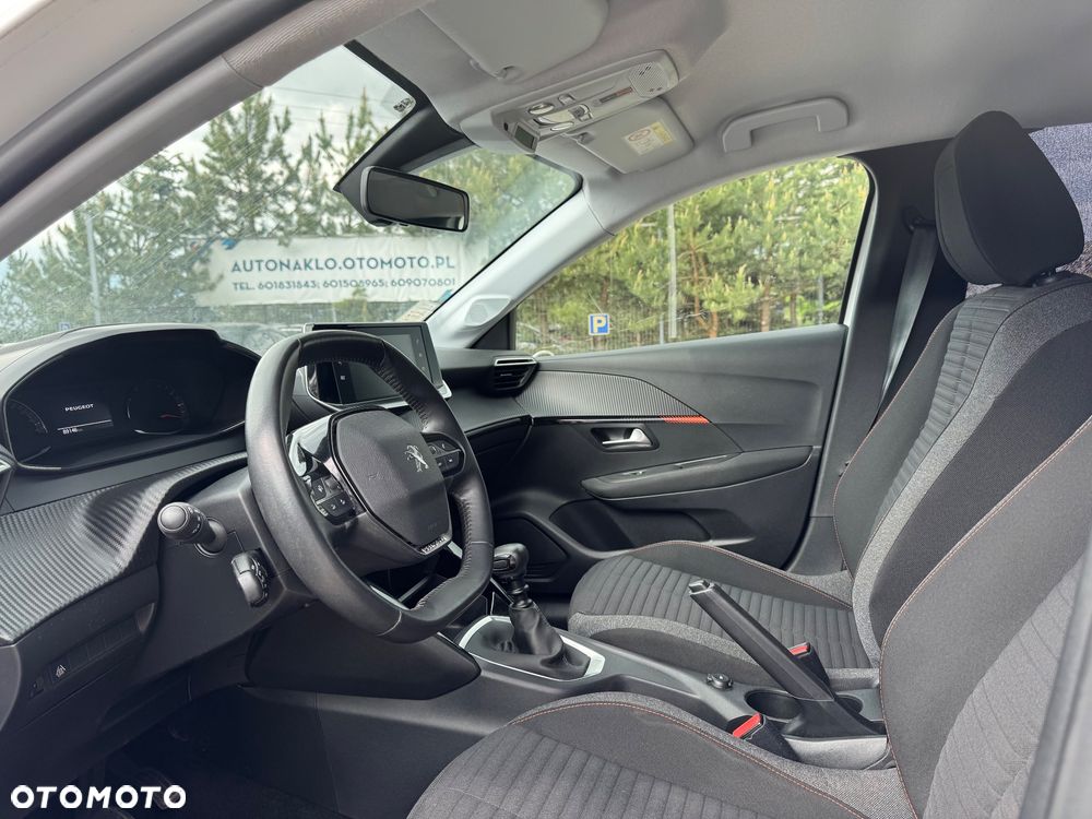 Peugeot 208 - 5