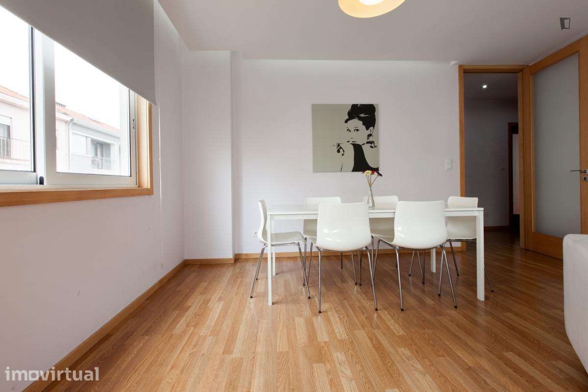 Apartamento com 3 quartos - localizado em Paranhos Porto - Grande imagem: 5/33