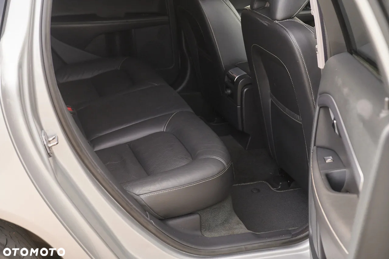 Volvo V70 D4 Black Edition - 18