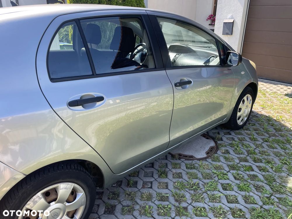 Toyota Yaris 1.0 Terra - 4