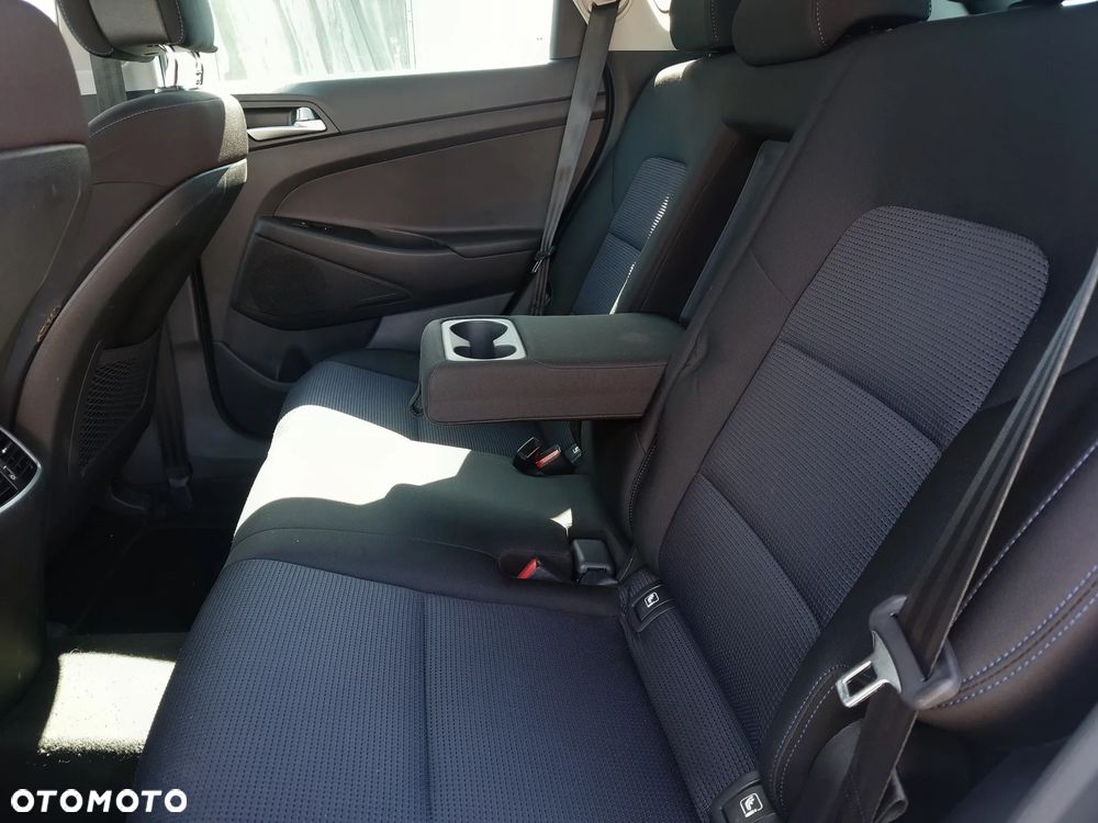 Hyundai Tucson 1.7 CRDI BlueDrive Style 2WD - 10