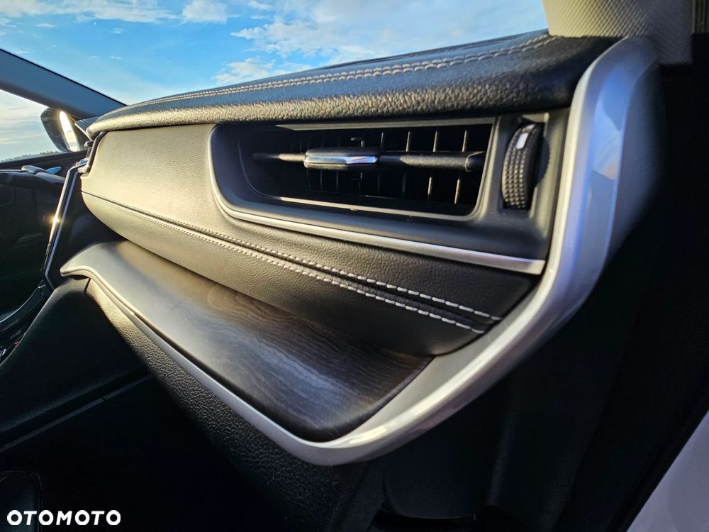 Jeep Grand Cherokee - 31