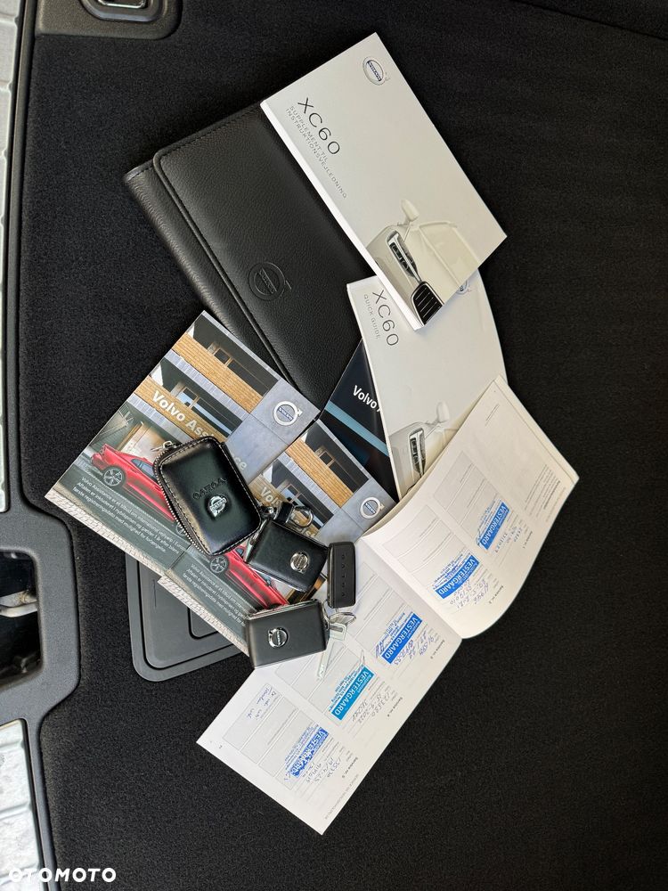 Volvo XC 60 D4 R-Design - 24