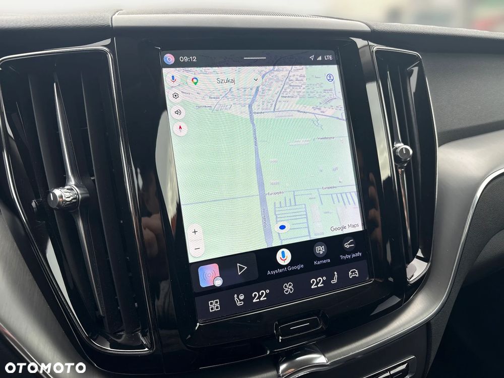 Volvo XC 60 B4 D AWD Momentum Pro - 27