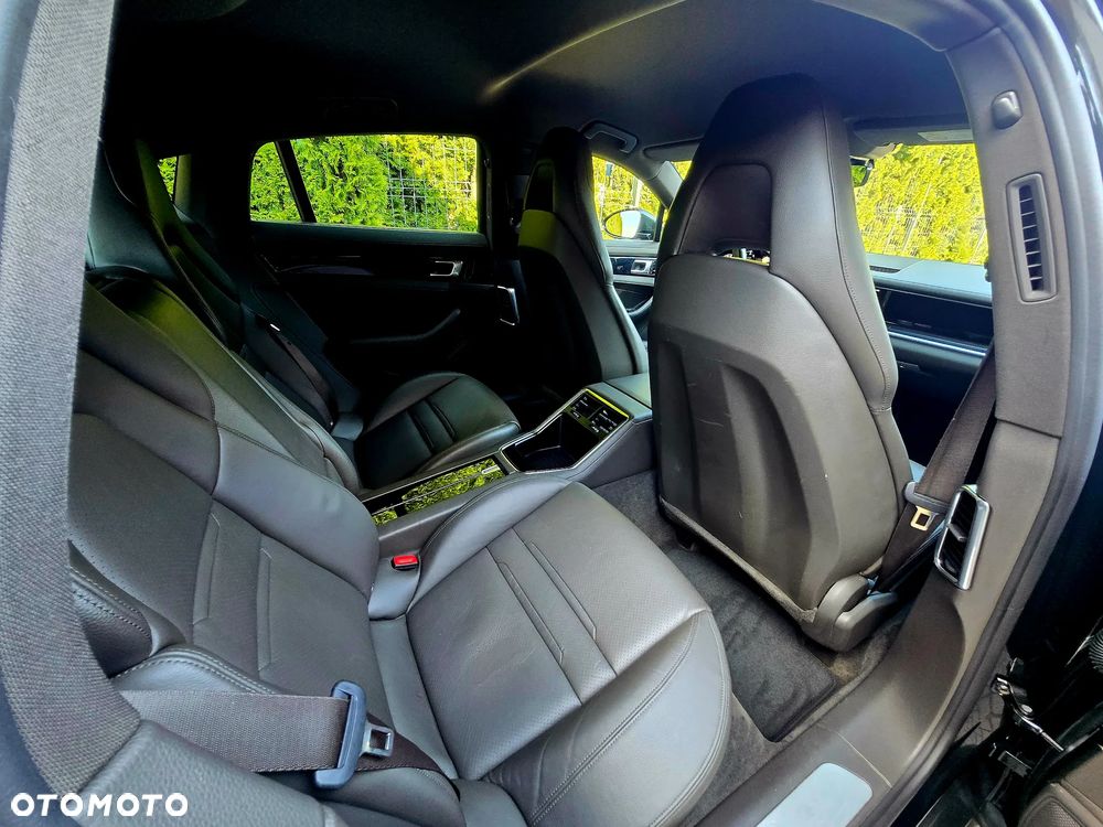 Porsche Panamera 4S - 6