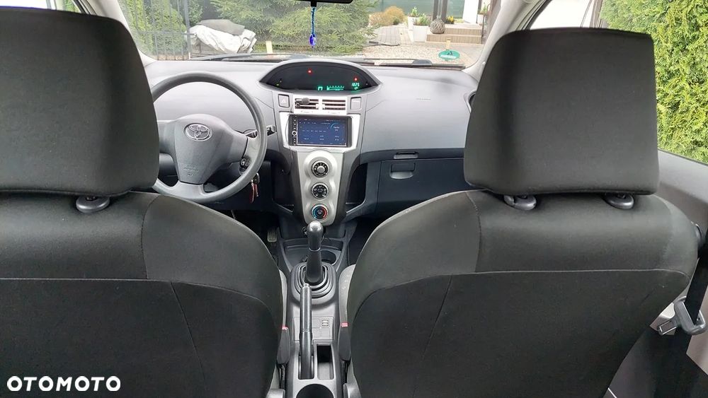Toyota Yaris - 12