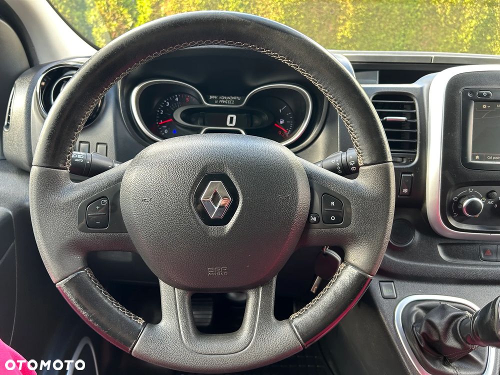 Renault Trafic Grand 2.0 dCi - 23