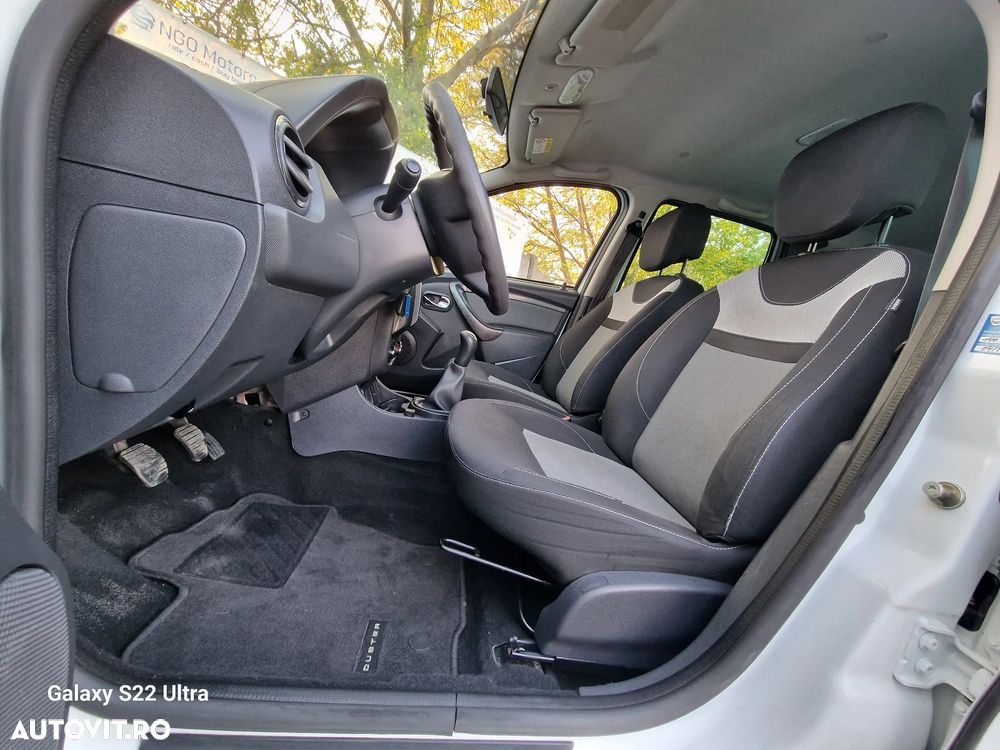 Dacia Duster 1.6 SCe Comfort - 11