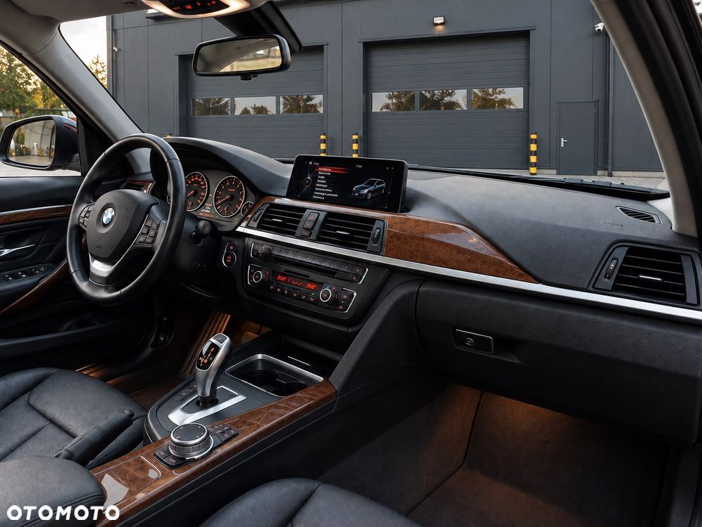 BMW Seria 3 328i - 10