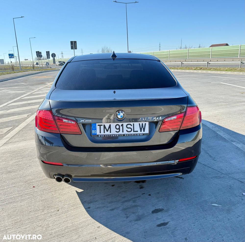 BMW Seria 5 525d xDrive - 5