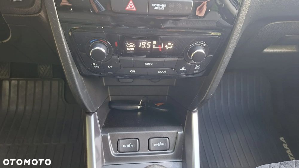 Suzuki Vitara 1.4 Boosterjet mHEV Premium Plus 2WD - 25