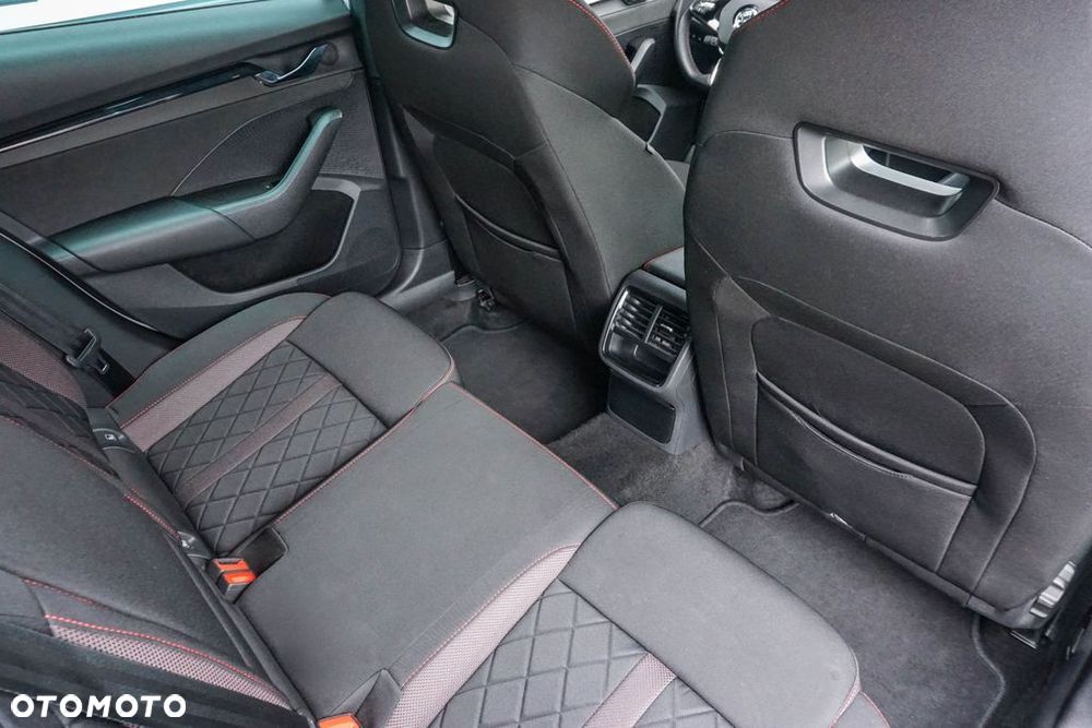 Skoda Octavia 2.0 TDI RS DSG - 38
