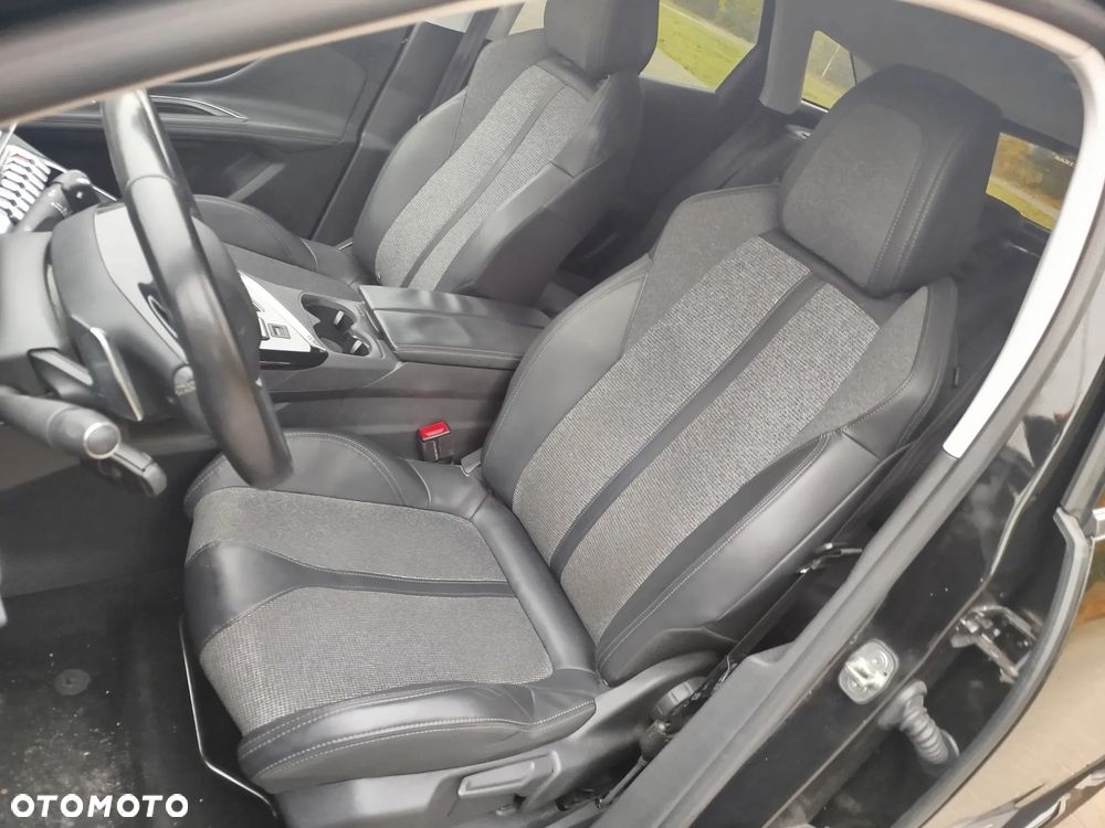 Peugeot 3008 - 23