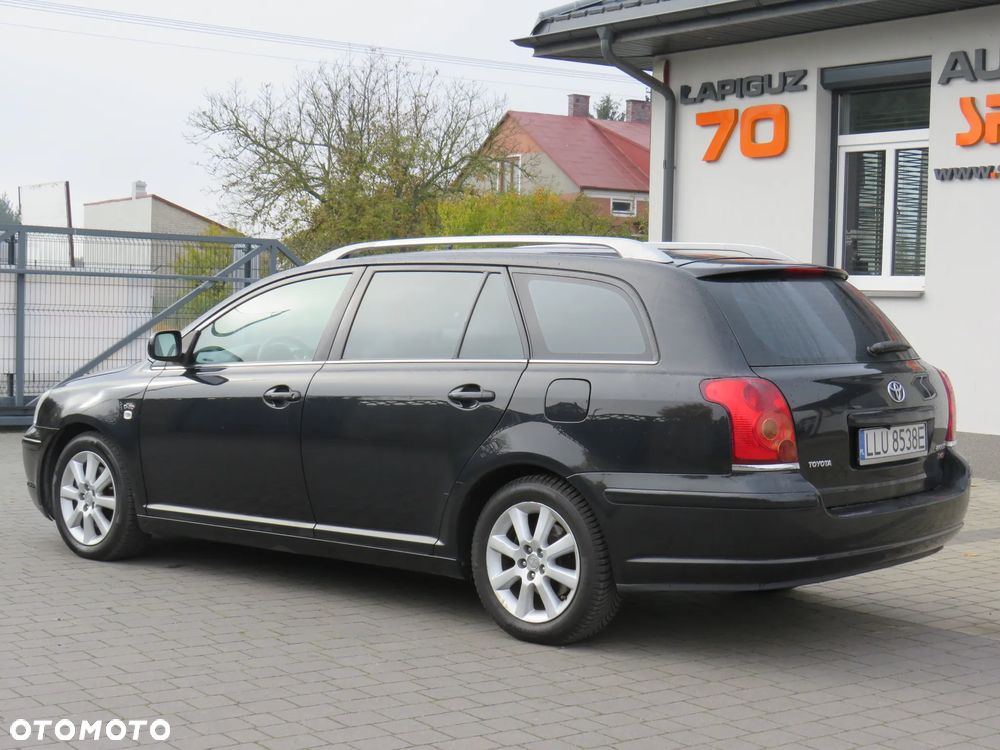 Toyota Avensis 2.0 D-4D Combi - 18